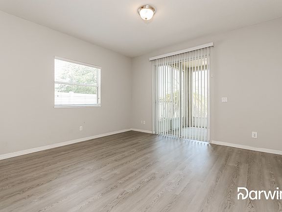 4th image of 411 Hammerstone Ave