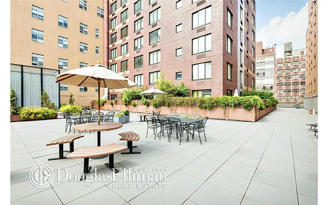 Sold by Level Group | media 24