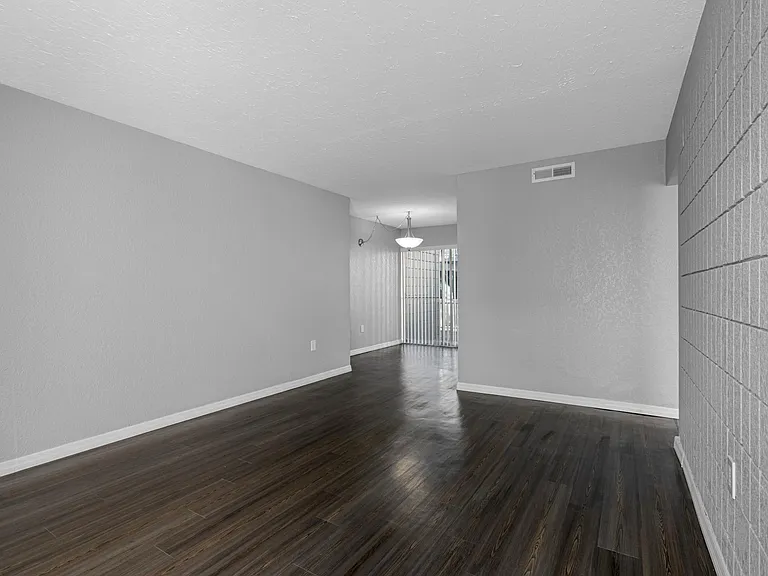 Montierra Apartments — Photo 26