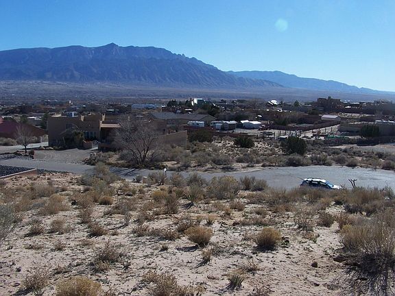 5th image of 6805 Japura Ct NE