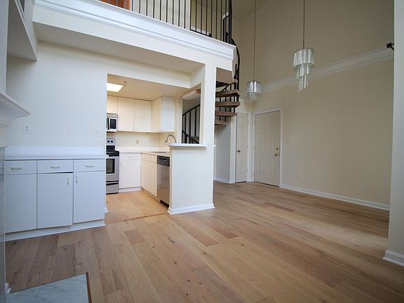 5th image of 933 Hillside Lake Ter APT 114