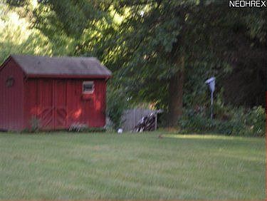 3rd image of 1050 Robinson Ave