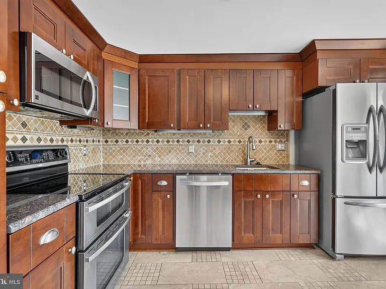 6453 Linleigh Way — Photo 11