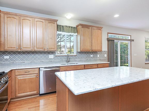 5th image of 335 Denton Ln