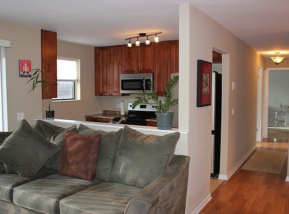 2nd image of 1311 E Winslowe Dr #104