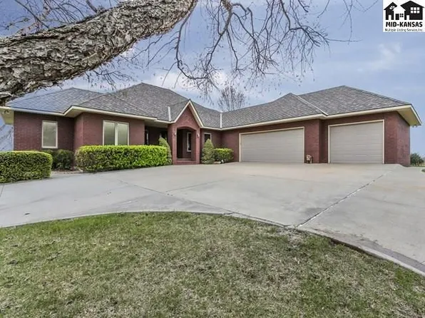 10111 Paganica Pass, Hutchinson, KS 67502