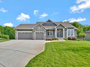 529 N Valley Creek Cir, Valley Center, KS 67147