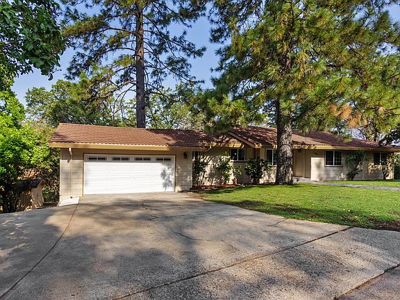 3rd image of 1809 Country Club Dr