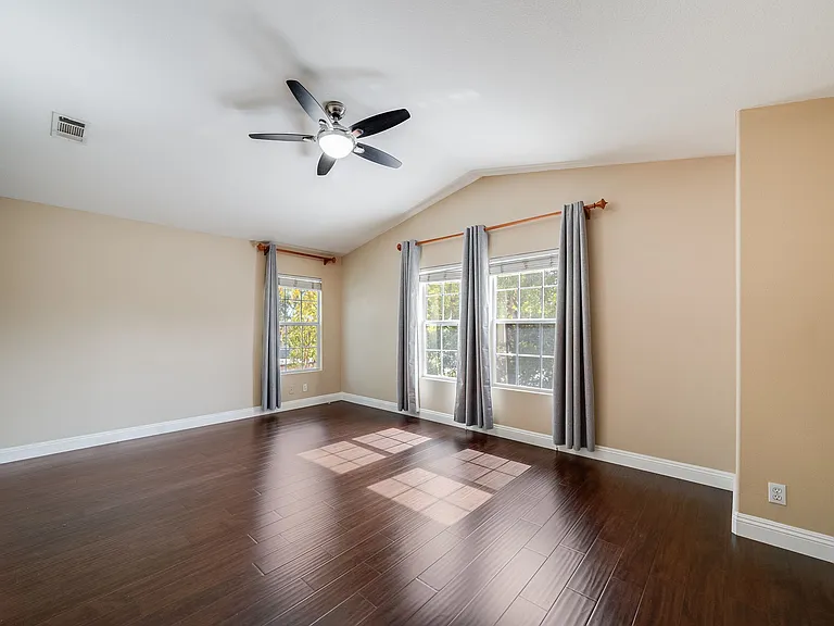 11761 Fricker Ave — Photo 17
