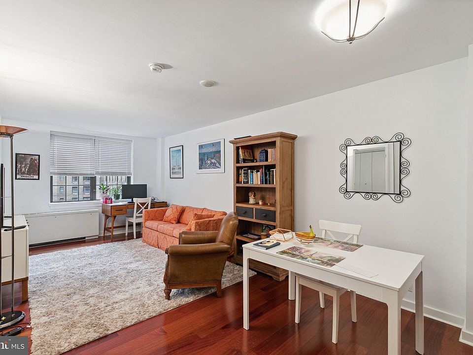 1st image of 219 S 18th St #1520