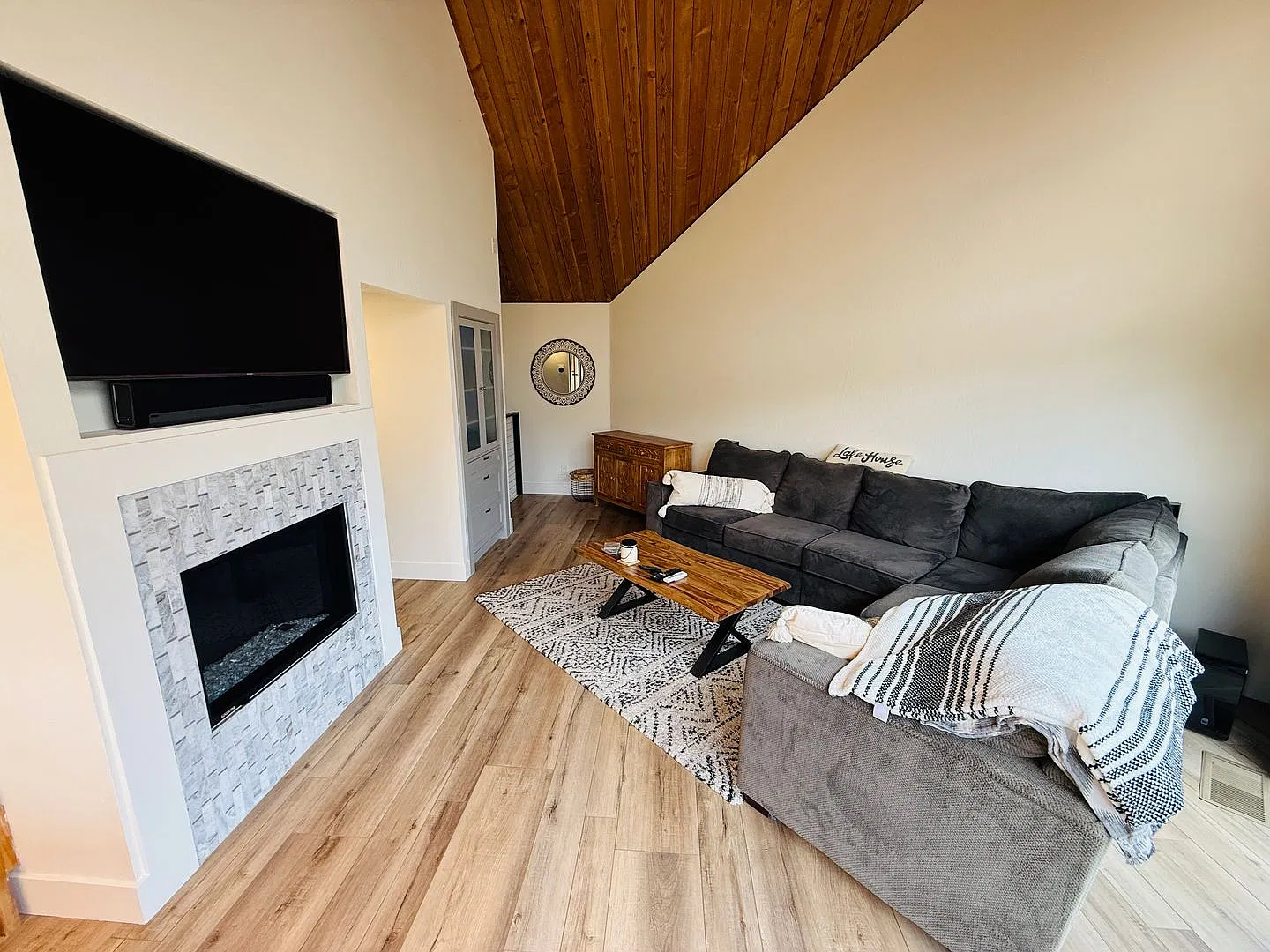 Furnished 1 bed / 1.5 bath condo in the Tahoe Keys — Photo 3