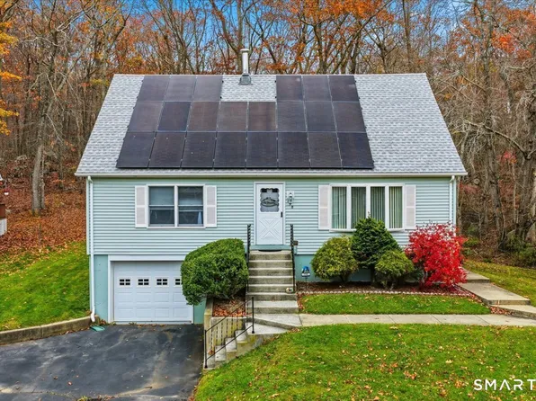 198 Dartmouth Dr, Groton, CT 06355