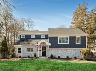 35 Lloyd Rd, Hohokus Boro, NJ 07423