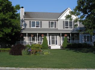 6 Par Ct, Wading River, NY 11792