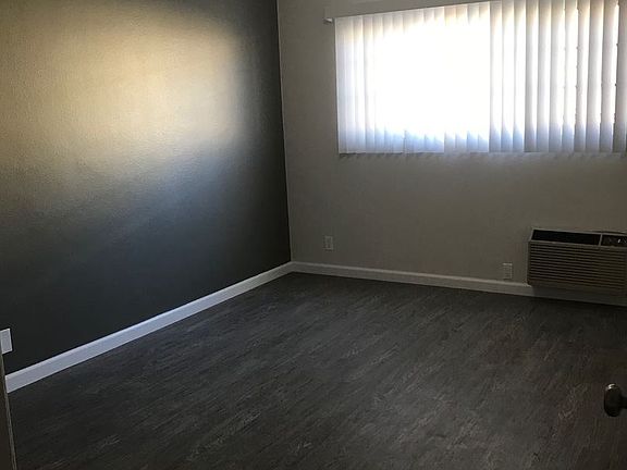 5th image of 7314 Variel Ave APT 7