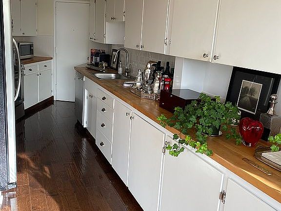 5th image of 2201 N Central Ave APT 5D