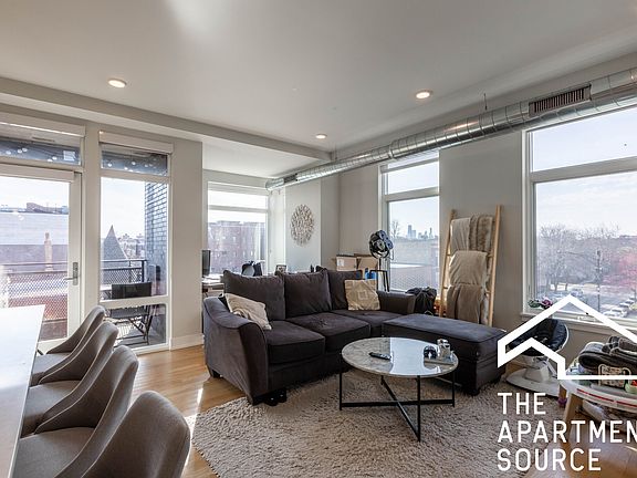 5th image of 3200 N Southport Ave #405