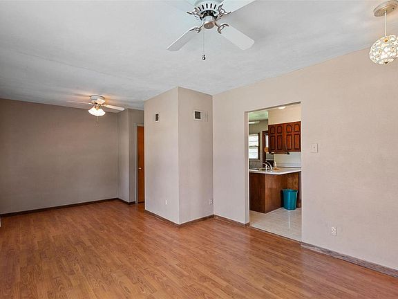 3rd image of 4310 Heidelberg Ave