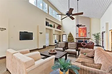 8533 Villa La Jolla Dr #F — Photo 15