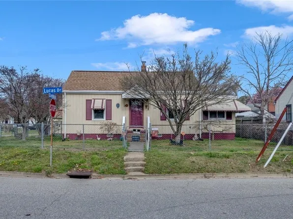 29 Lucas Dr, Hampton, VA 23669