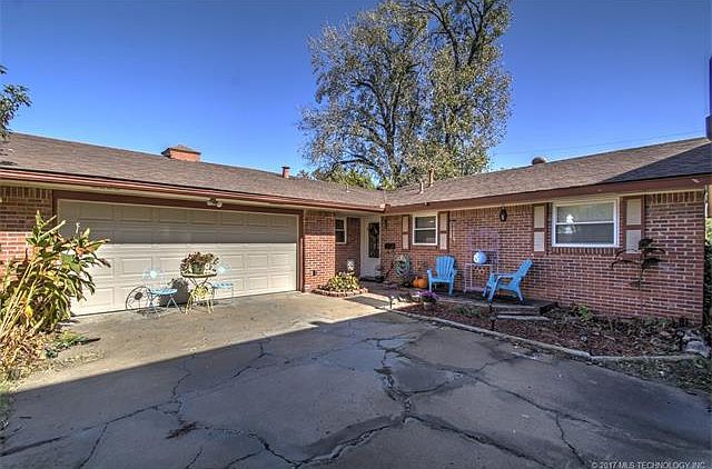 1st image of 1220 Macklyn Ln