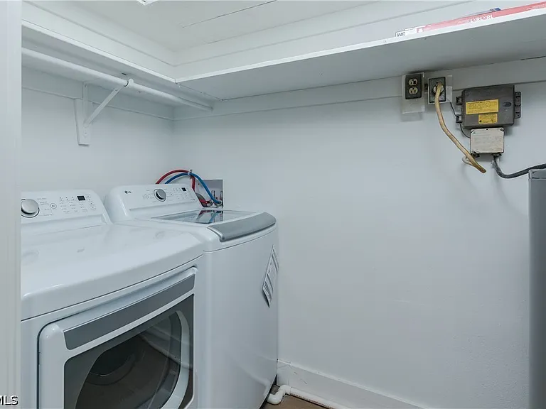 5609 De Soto Ct — Photo 37