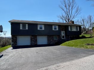 7 Hillside Dr, Duncansville, PA