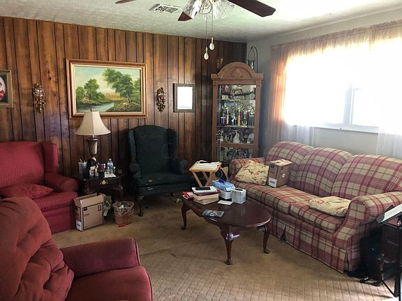 3rd image of 5253 Mapleridge Dr