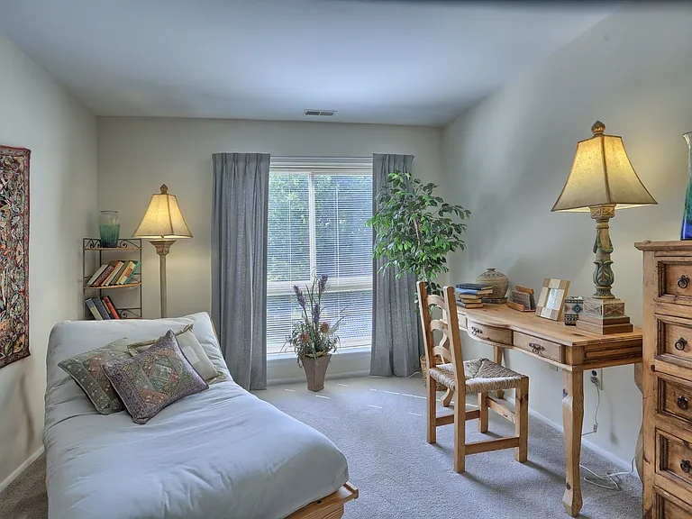 Treeview Apartments — Photo 13