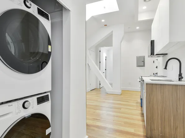 428 Sackett Street image 1 of 10