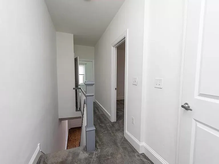 1316 N Hollywood St — Photo 17