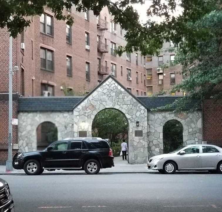 1st image of 4220 Kissena Blvd