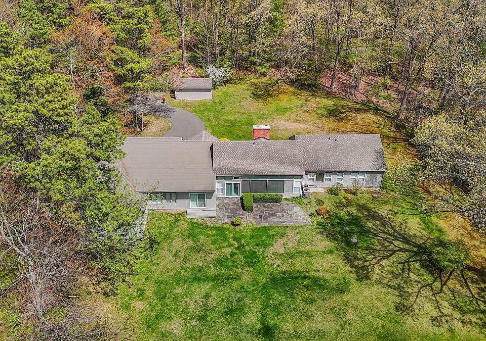 1st image of 23 Vine Hill Rd