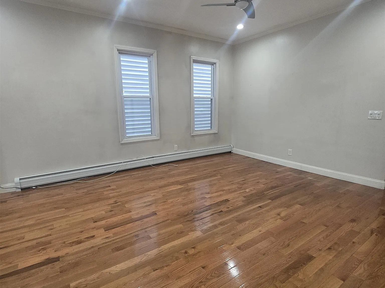 2 bed, 1.0 bath, $2,350 — Photo 3