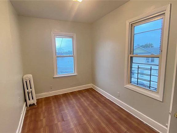 5th image of 9836 Corona Ave