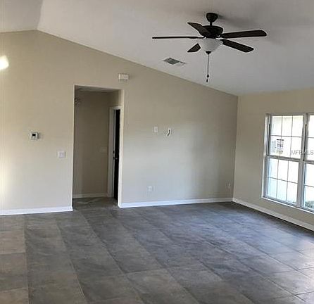 5th image of 215 Cypress St
