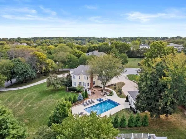 14334 S Caenen Ln, Olathe, KS 66062