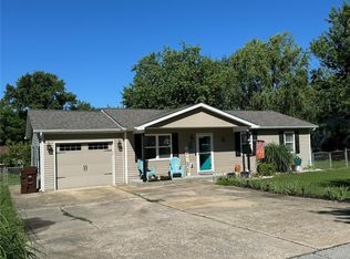 3 Caesar Dr, Troy, MO 63379