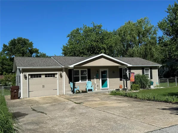 3 Caesar Dr, Troy, MO 63379