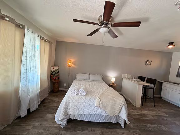 2nd image of 9509 Folsom Blvd #103