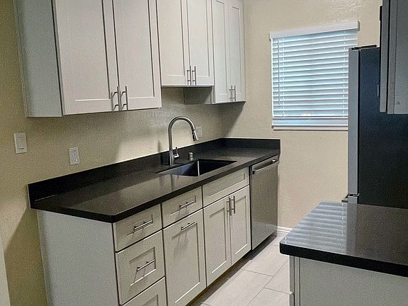 5th image of 3970 Will Rogers Dr APT 11