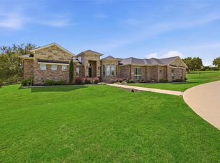 100 Maverick Ct, Granbury, TX 76049