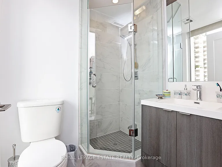 101 Erskine Ave #510 — Photo 16
