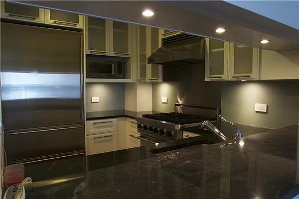 Rented by BARNES New York | media 11