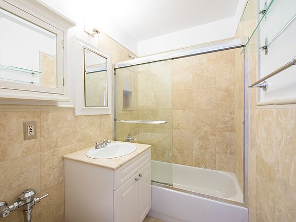 5th image of 333 E 34th St APT 11N