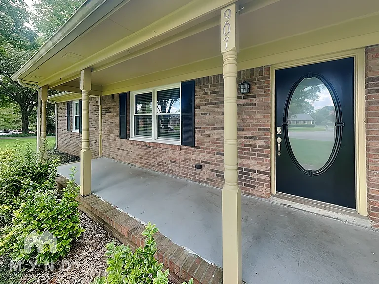 907 Briar Ct — Photo 20