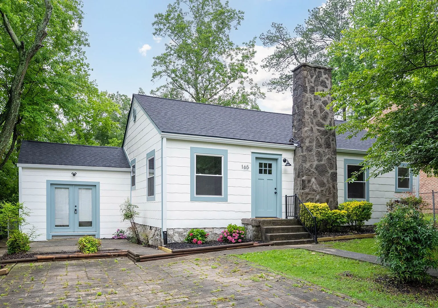 Coming Soon! Spacious 3br/1bth! — Photo 1