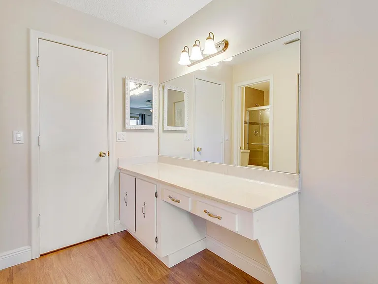 2730 SW 13th St #203 — Photo 12
