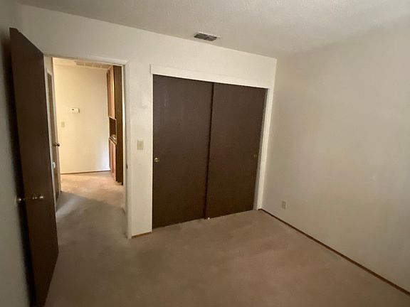 4th image of 2800 S Whitney Blvd