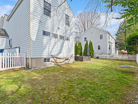 5th image of 28 Dexter Rd